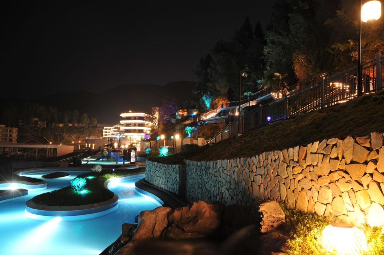 Hotel Wyndham Grand Plaza Royale Hot Springs Fenghuang Esterno foto