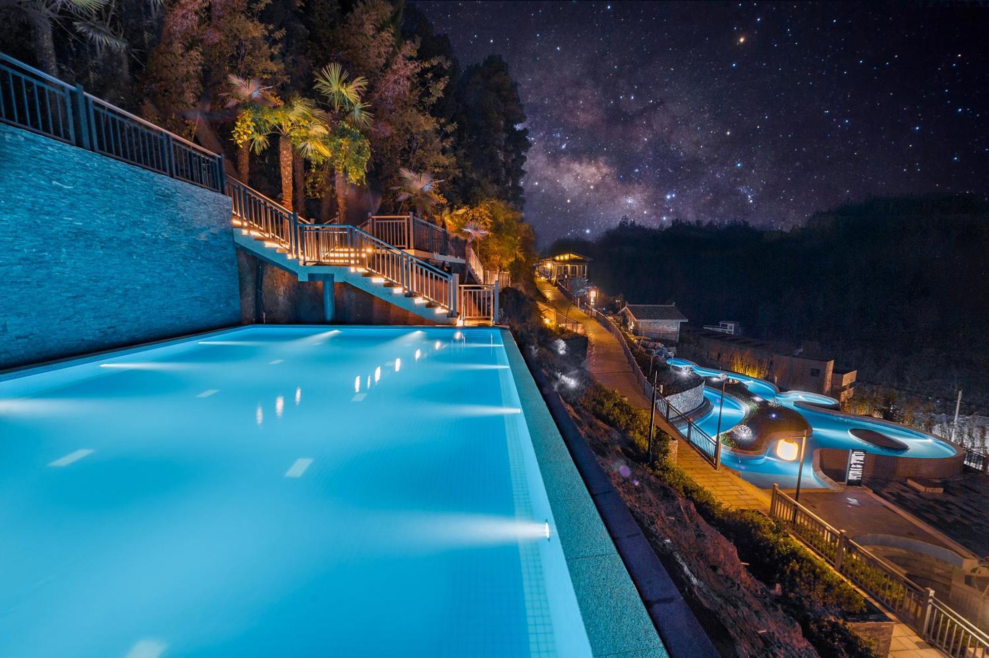 Hotel Wyndham Grand Plaza Royale Hot Springs Fenghuang Esterno foto
