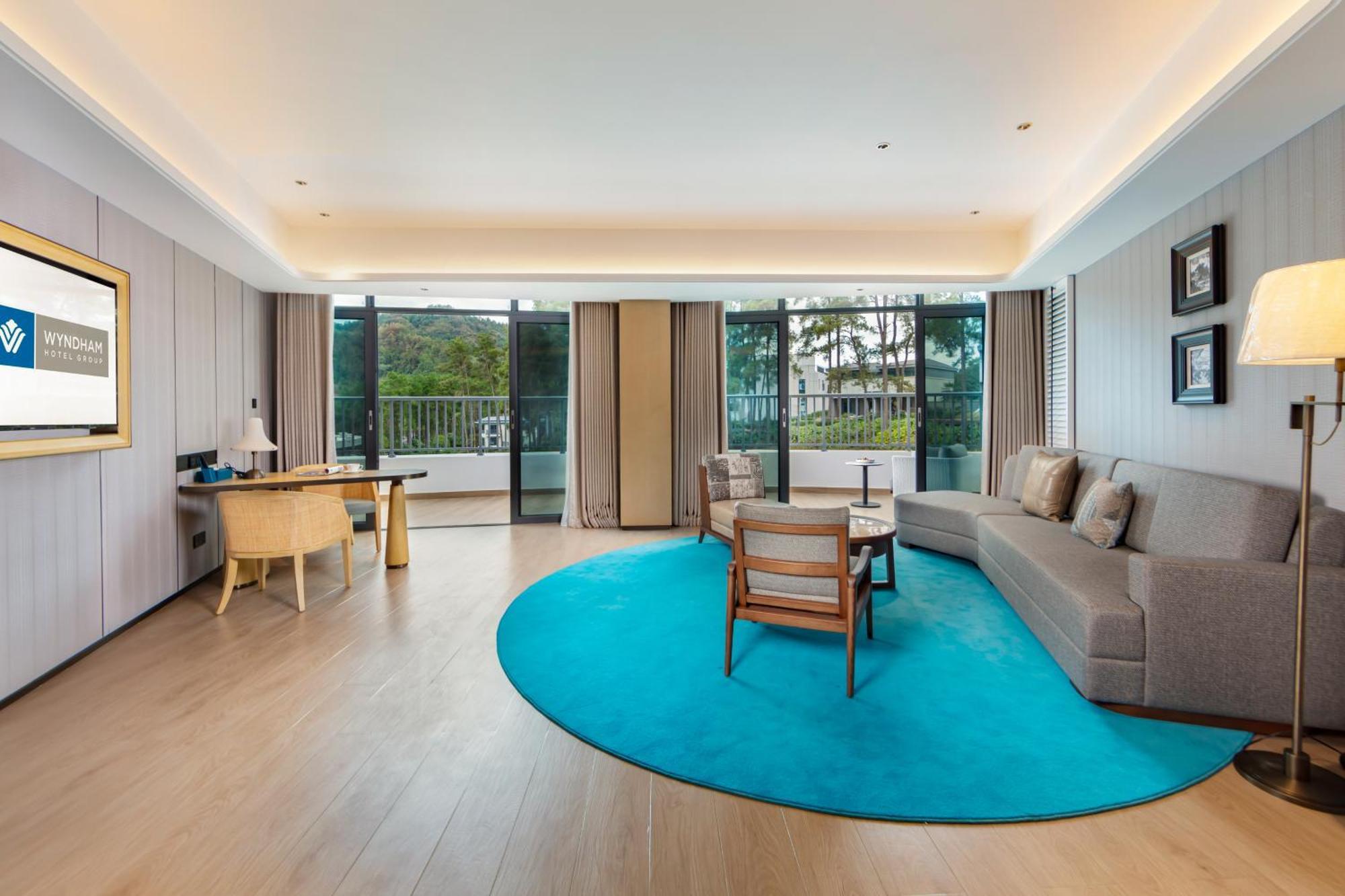 Hotel Wyndham Grand Plaza Royale Hot Springs Fenghuang Esterno foto